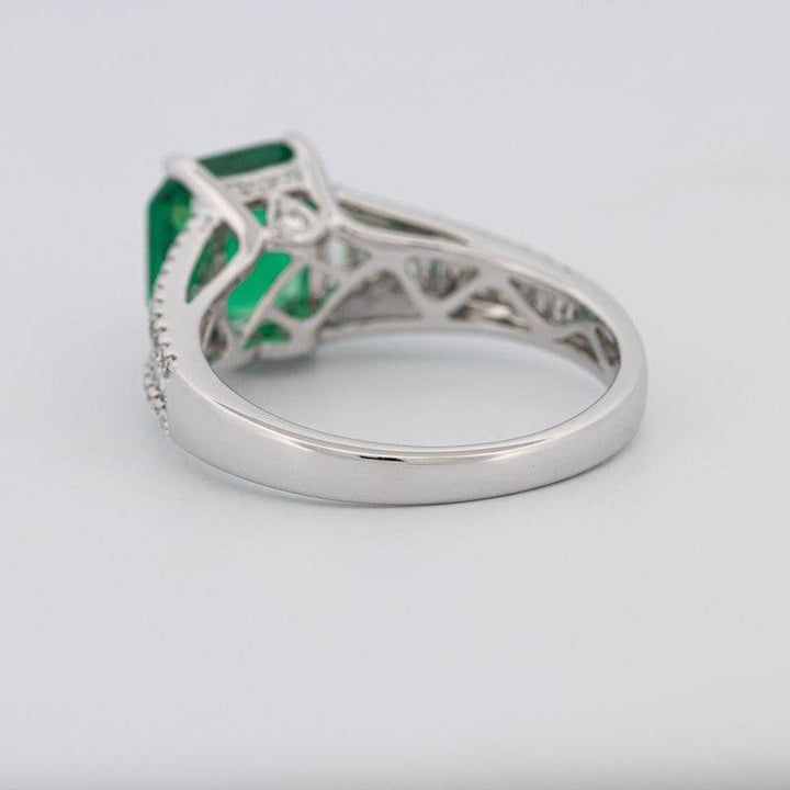 2 CT Square Radiant Green Emerald with Baguettes - ZIZOV DIAMONDS