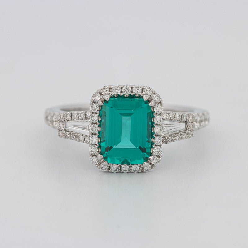 Inel Paraiba cu tăietură Emerald de 2.35 CT