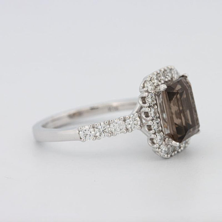 2.37 CT Emerald Quartz Flumé Halo Ring - ZIZOV DIAMONDS