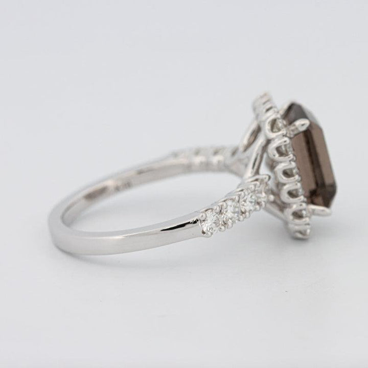 2.37 CT Emerald Quartz Flumé Halo Ring - ZIZOV DIAMONDS