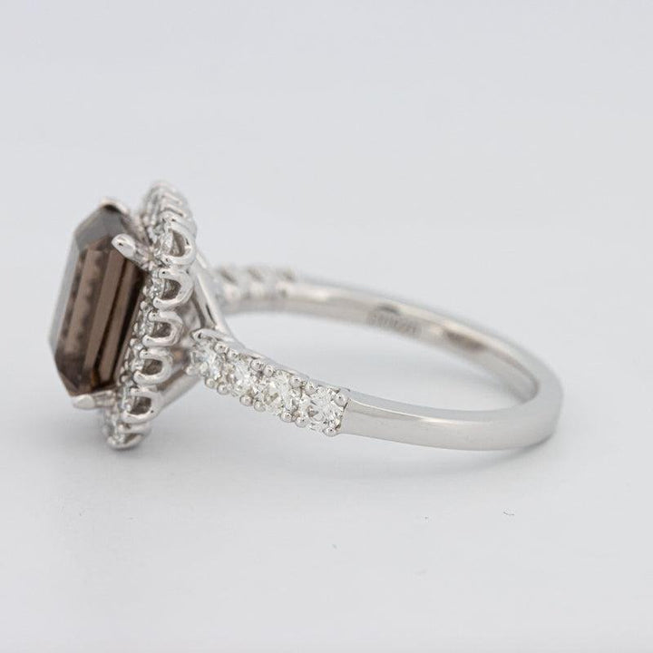 2.37 CT Emerald Quartz Flumé Halo Ring - ZIZOV DIAMONDS