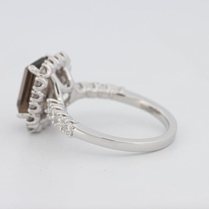 2.37 CT Emerald Quartz Flumé Halo Ring - ZIZOV DIAMONDS