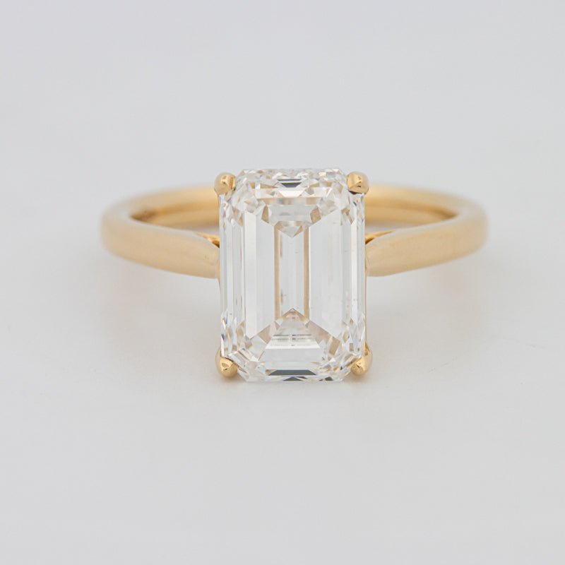 4 CT Klassischer Emerald Cut Solitaire (LG)