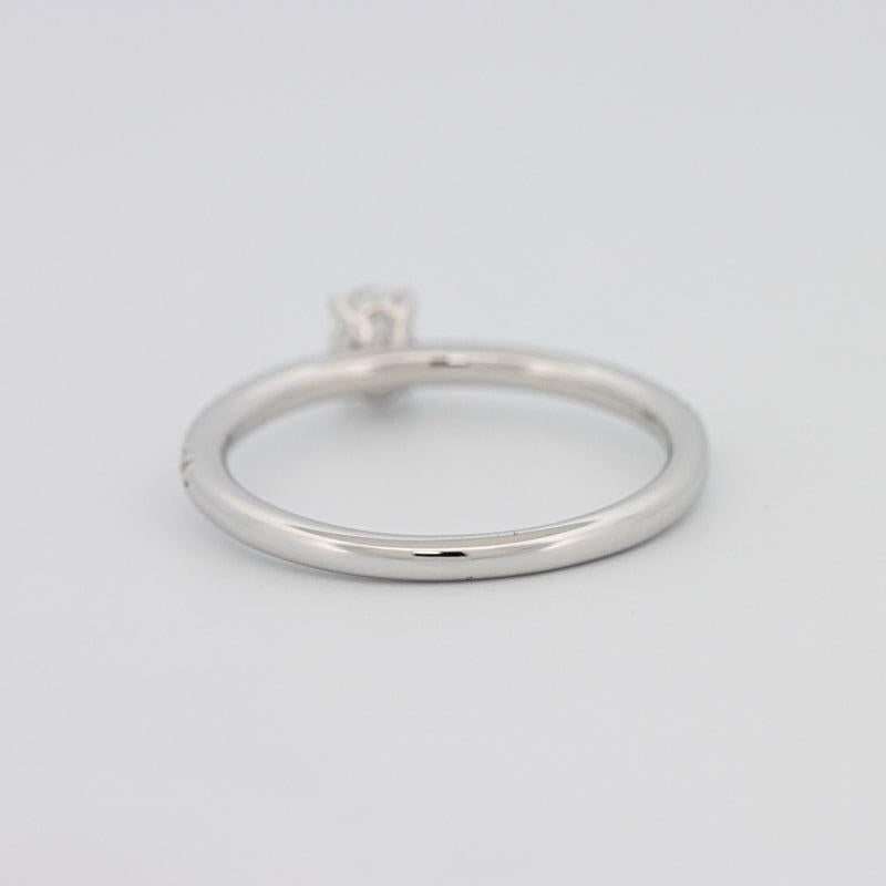 Classic Oval Solitaire ring