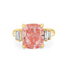Ring mit rosafarbenem Diamant im Kissenschliff