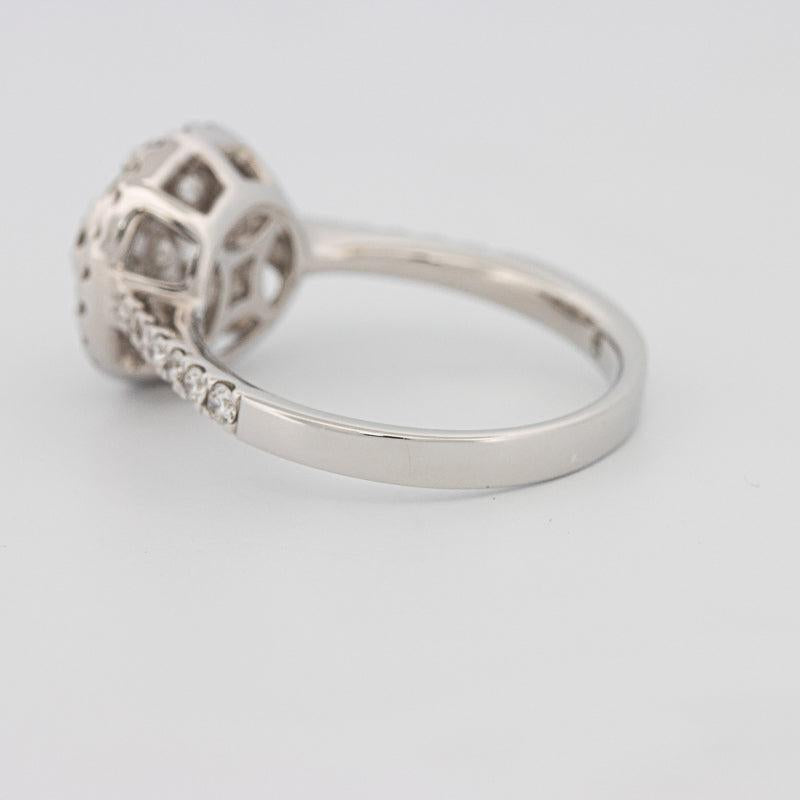 Invisible round halo diamond ring