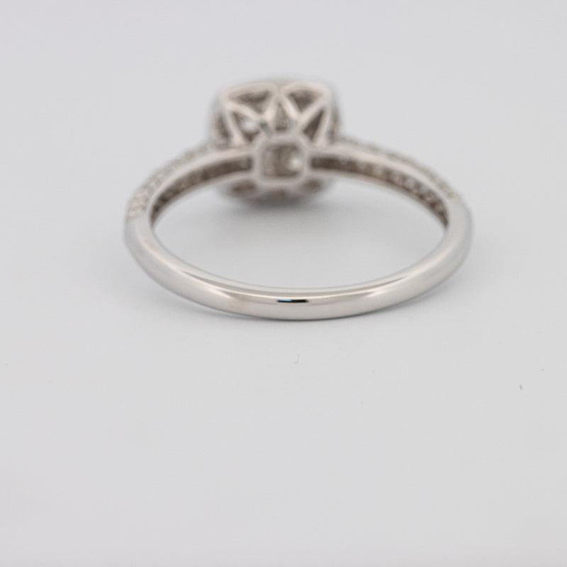 Invisible square halo diamond ring
