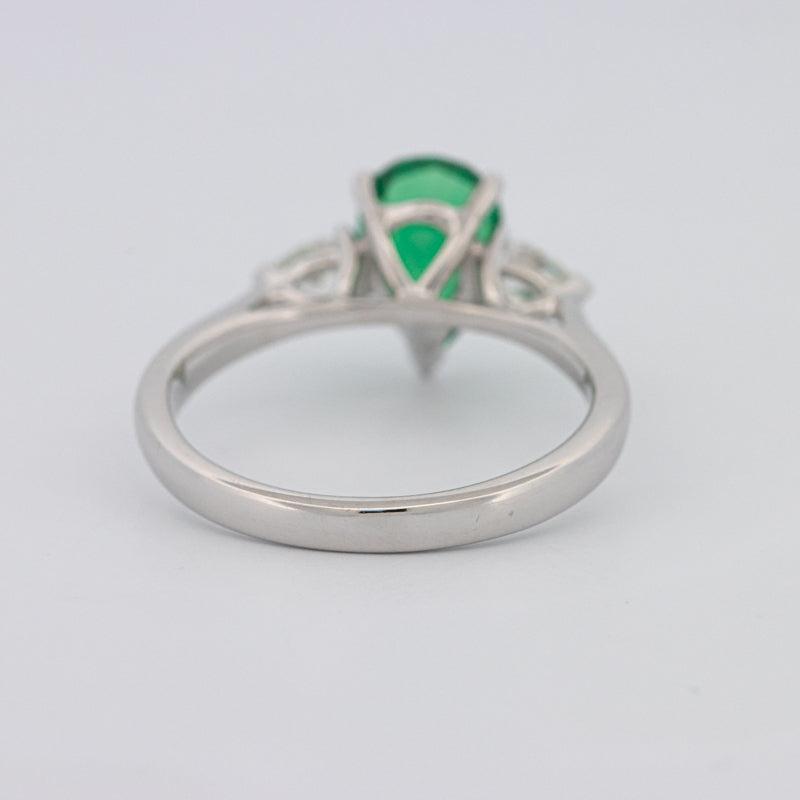 Pearshape Green Emerald Ring