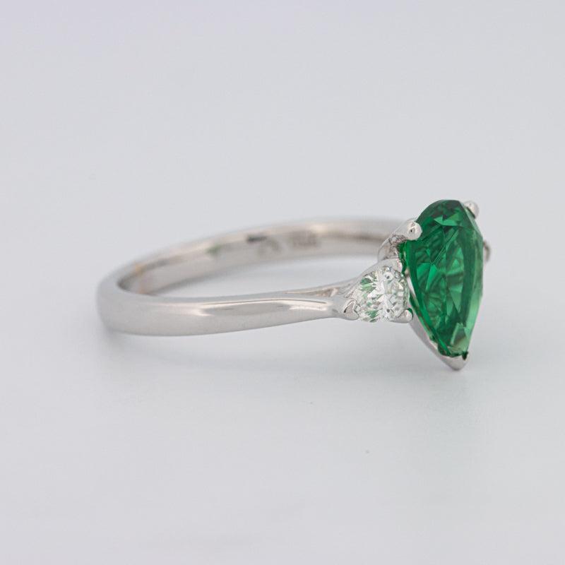 Pearshape Green Emerald Ring