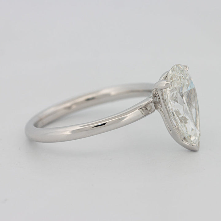 Classic Pear-shape Solitaire (LG)
