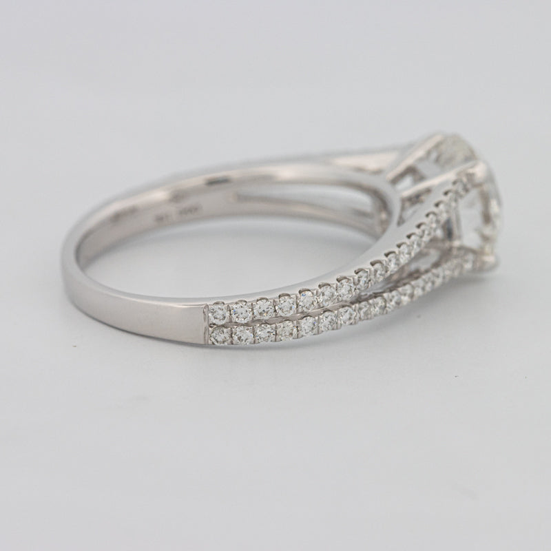 Round Split Band with Pavé Solitaire (LG)
