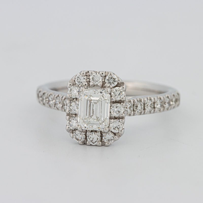 "Manal" Halo Solitaire - ZIZOV DIAMONDS