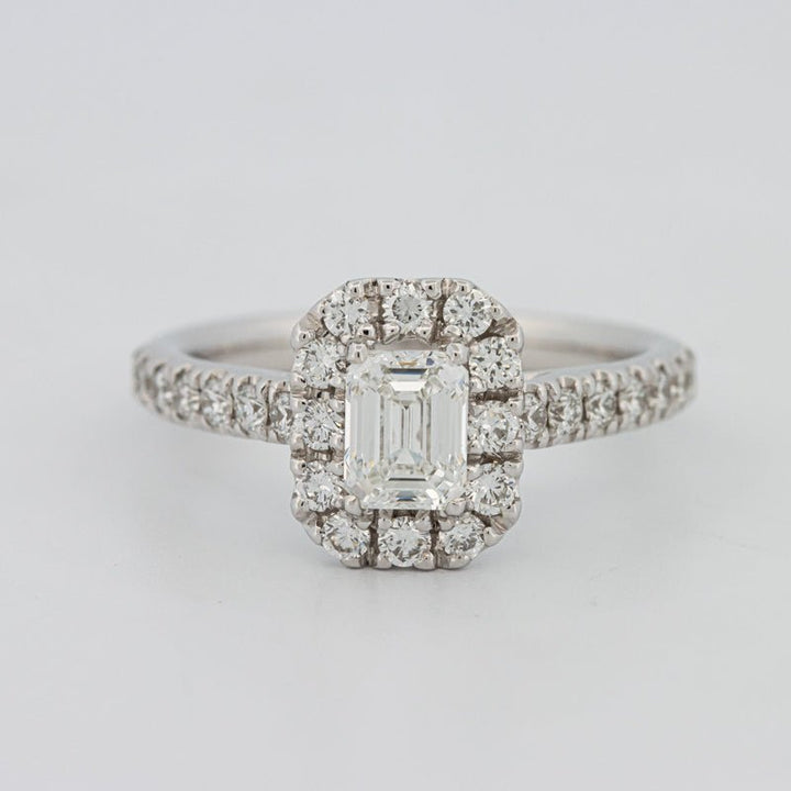 "Manal" Halo Solitaire - ZIZOV DIAMONDS