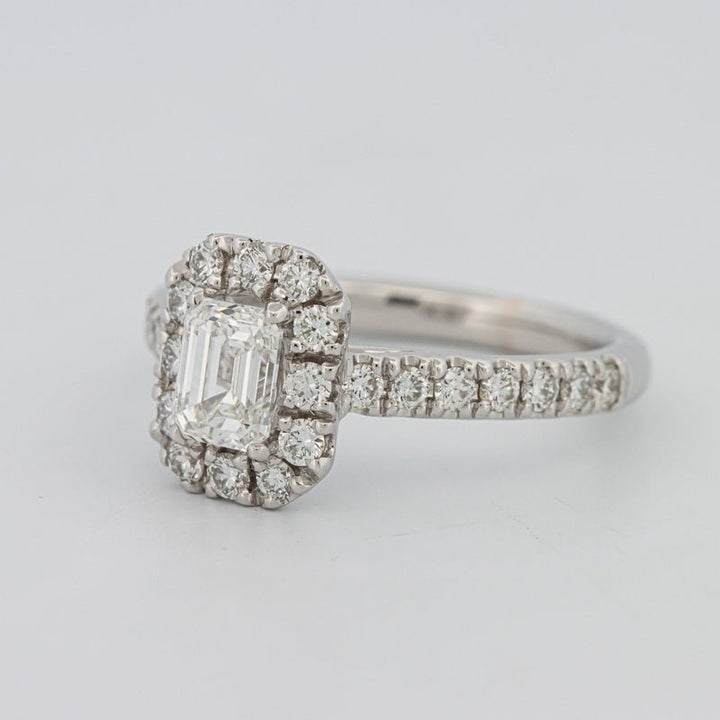 "Manal" Halo Solitaire - ZIZOV DIAMONDS