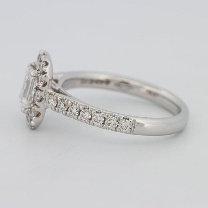 "Manal" Halo Solitaire - ZIZOV DIAMONDS