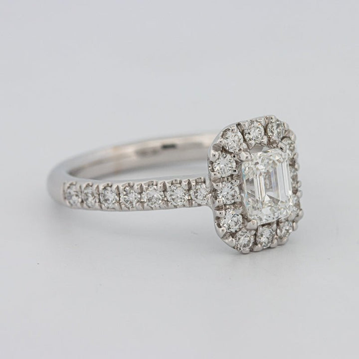"Manal" Halo Solitaire - ZIZOV DIAMONDS