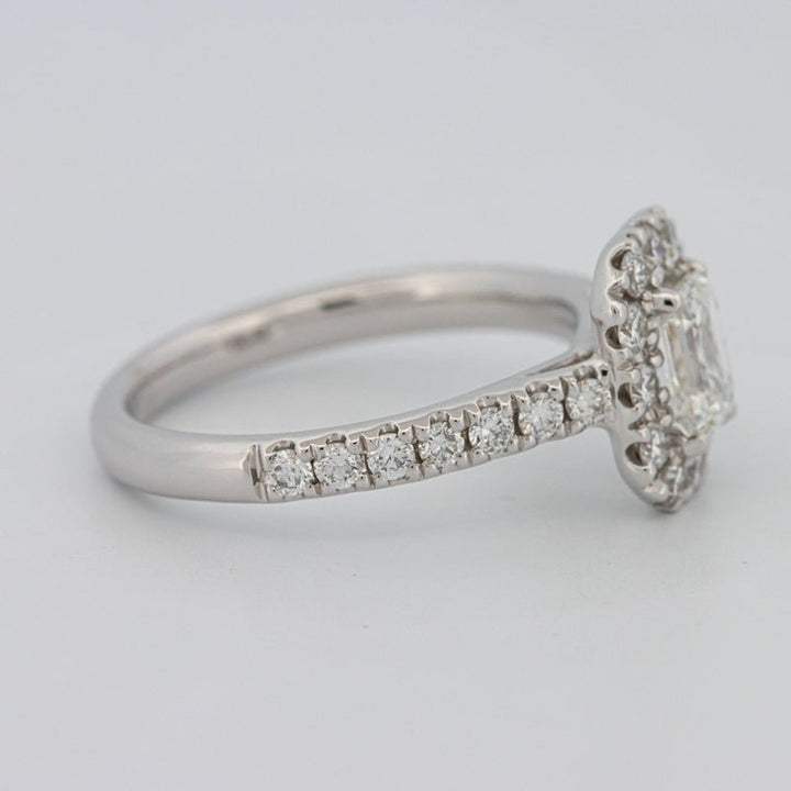 "Manal" Halo Solitaire - ZIZOV DIAMONDS