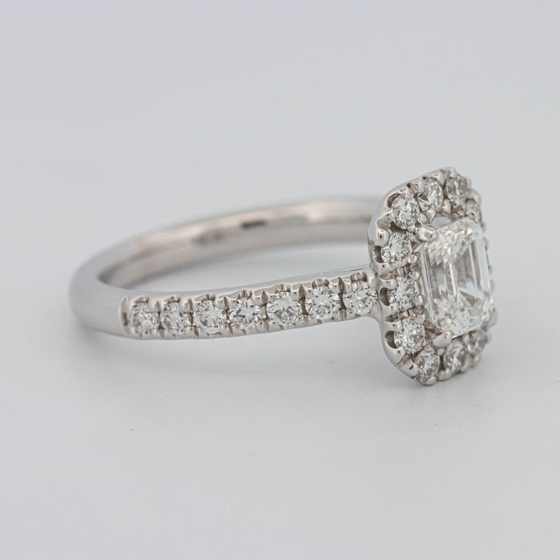 "Manal" Halo Solitaire - ZIZOV DIAMONDS