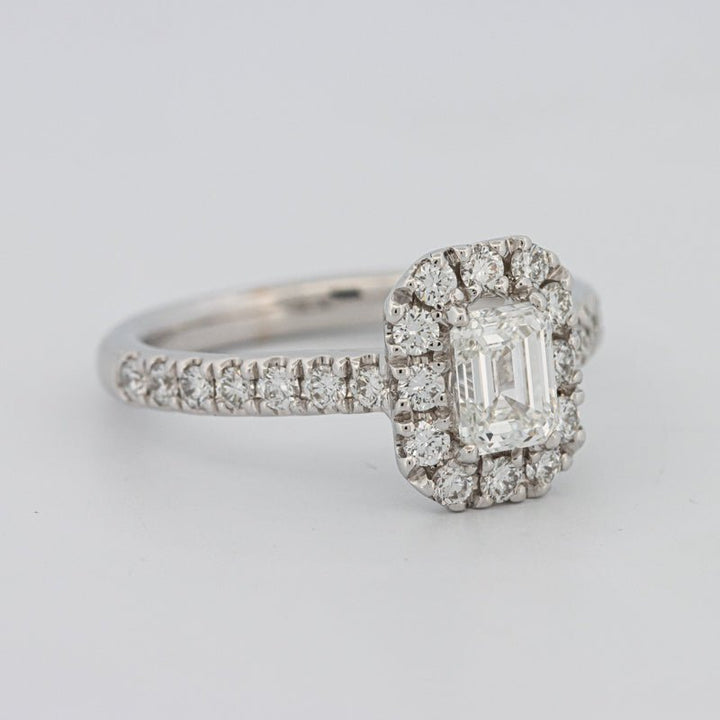 "Manal" Halo Solitaire - ZIZOV DIAMONDS