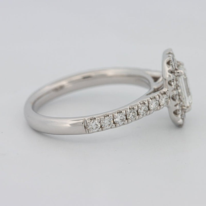 "Manal" Halo Solitaire - ZIZOV DIAMONDS