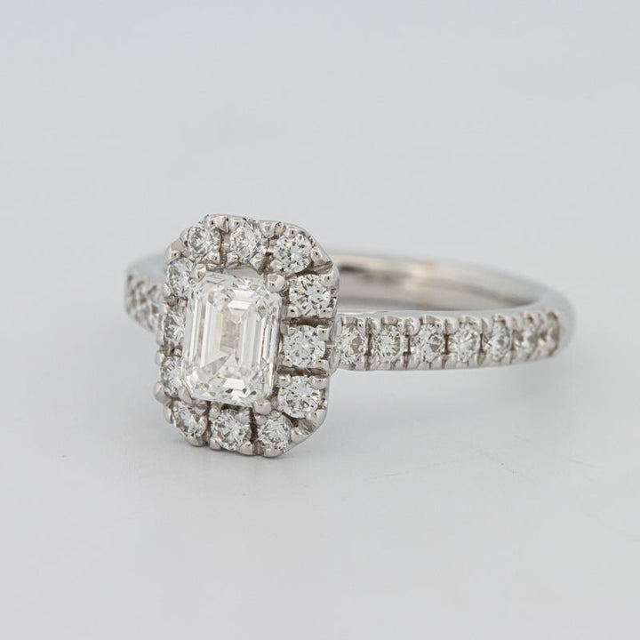 "Manal" Halo Solitaire - ZIZOV DIAMONDS