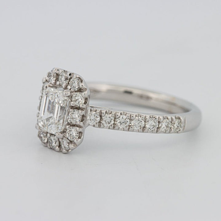 "Manal" Halo Solitaire - ZIZOV DIAMONDS