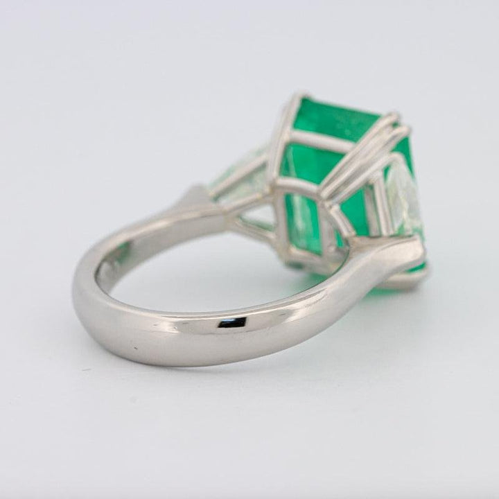 Natural Colombian Green Emerald Ring - ZIZOV DIAMONDS