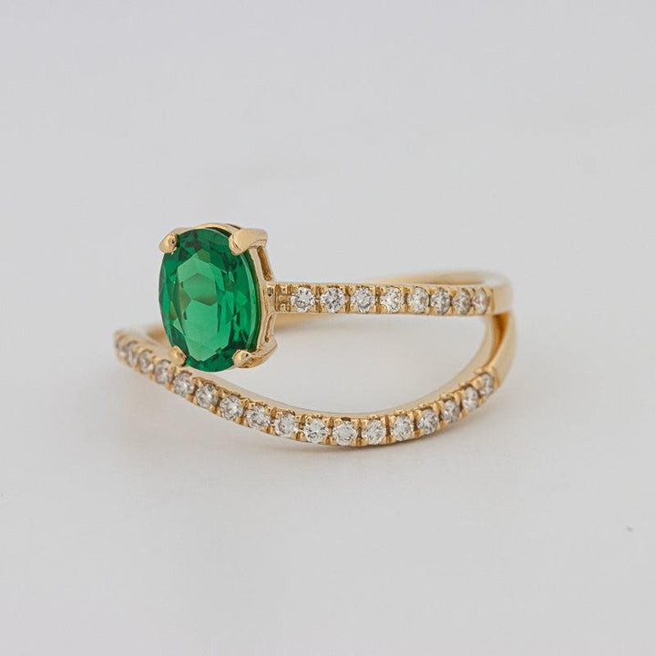 Twisted gem ring (emerald) - ZIZOV DIAMONDS