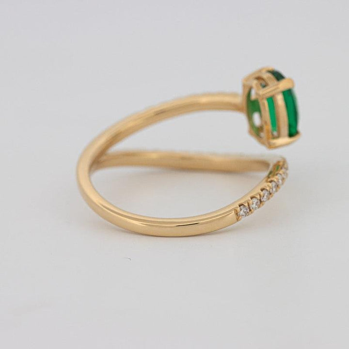Twisted gem ring (emerald) - ZIZOV DIAMONDS