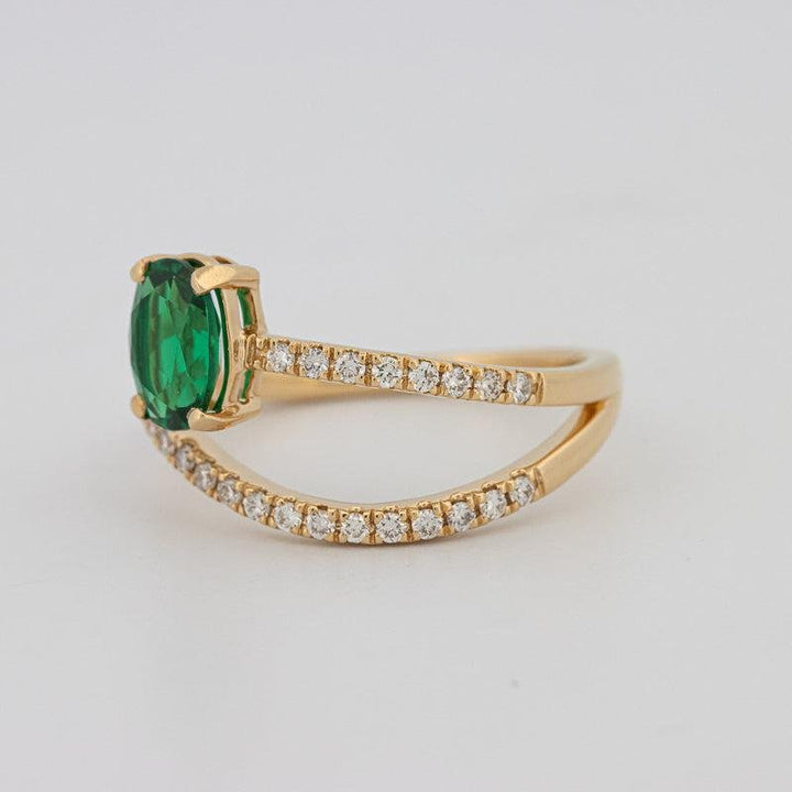 Twisted gem ring (emerald) - ZIZOV DIAMONDS