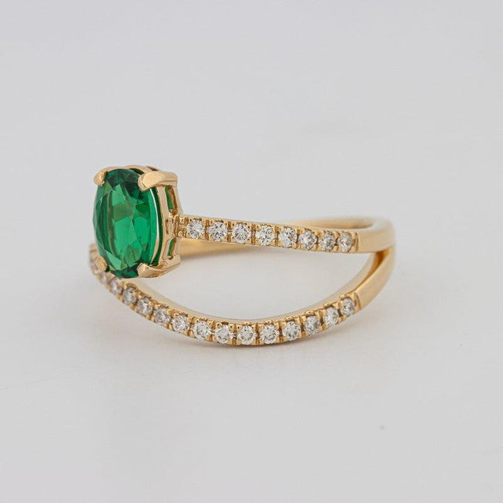Twisted gem ring (emerald) - ZIZOV DIAMONDS
