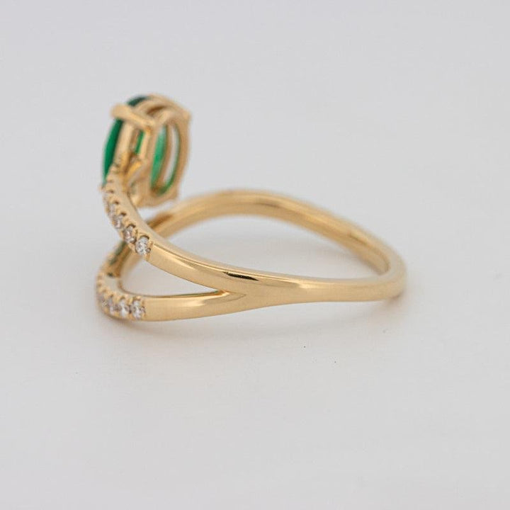 Twisted gem ring (emerald) - ZIZOV DIAMONDS