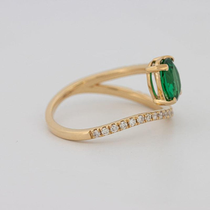 Twisted gem ring (emerald) - ZIZOV DIAMONDS