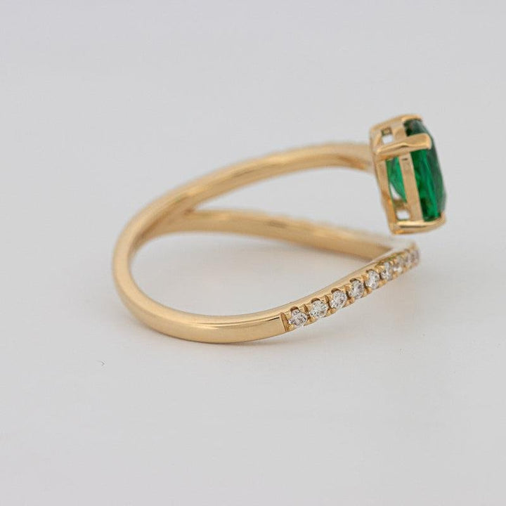 Twisted gem ring (emerald) - ZIZOV DIAMONDS