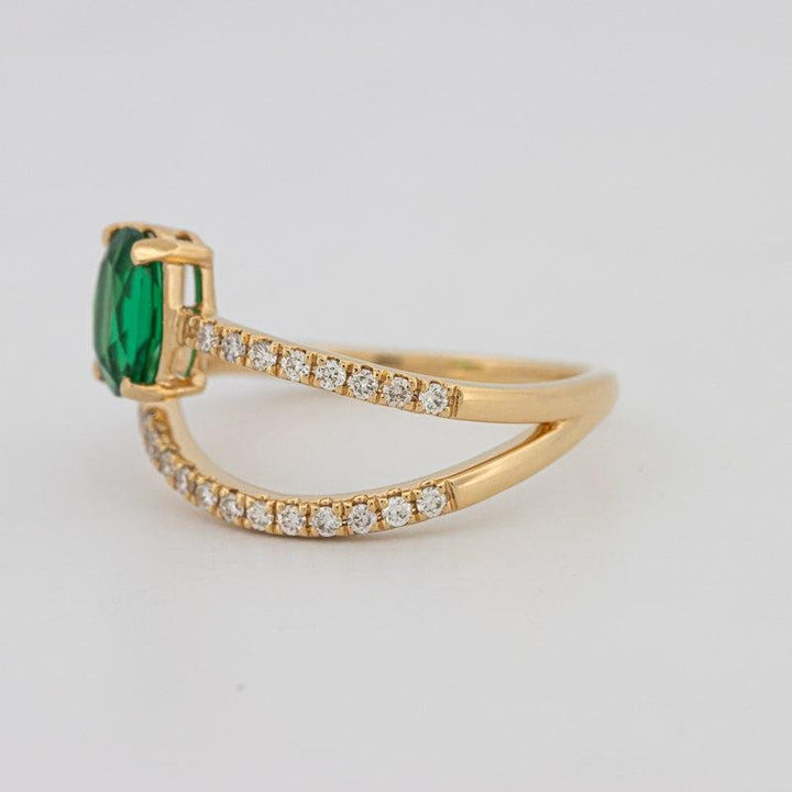 Twisted gem ring (emerald) - ZIZOV DIAMONDS