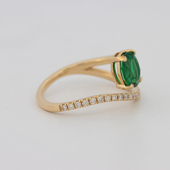 Twisted gem ring (emerald) - ZIZOV DIAMONDS